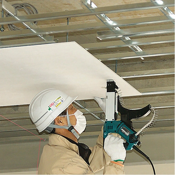 Visseuse Automatique 470W MAKITA - 4 X 25 à 55 Mm - 6843 2 Visseuse Automatique 470W MAKITA - 4 X 25 à 55 Mm - 6843 – Image 2