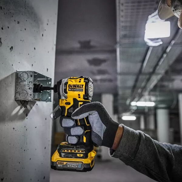 Visseuse à Chocs Ultra Compacte XR 18V 1.7Ah Li-Ion Brushless Powerstack DEWALT - DCF850E2T-QW 4 Visseuse à Chocs Ultra Compacte XR 18V 1.7Ah Li-Ion Brushless Powerstack DEWALT - DCF850E2T-QW – Image 4